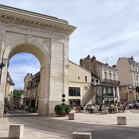 Nevers A La Porte De Paris Екстериор снимка